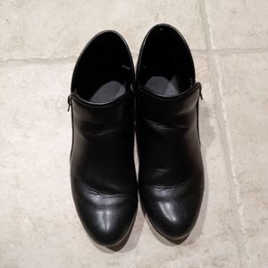 Tredsafe Black Ankle Boots Size 8